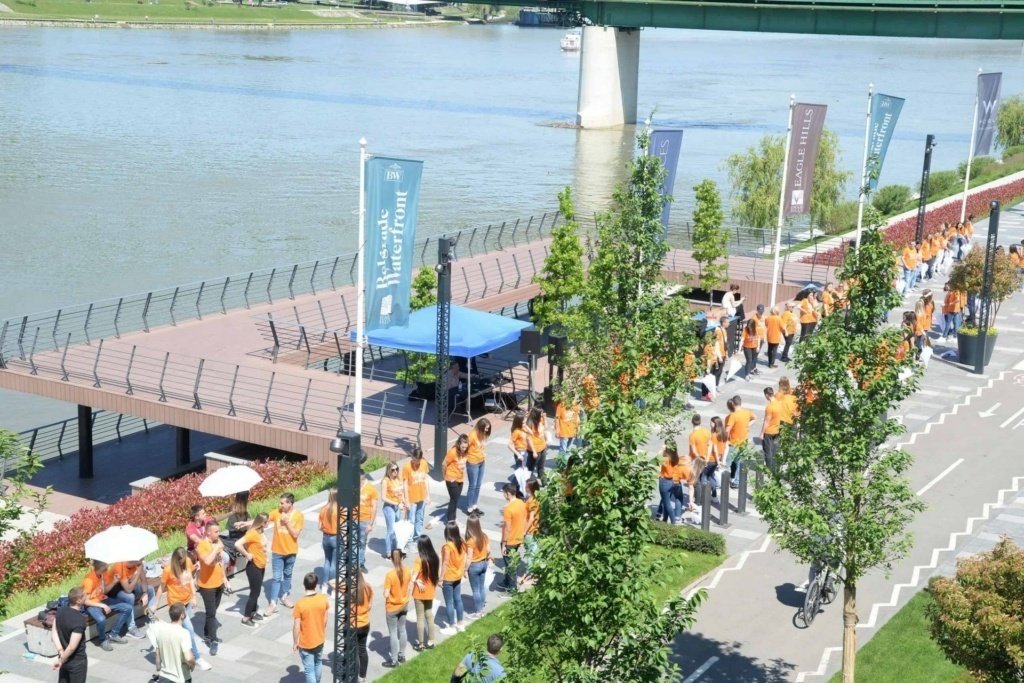 Lepi, raspevani i razigrani! Baš takvi su bili maturanti u Beogradu na vodi. Kako je protekao ovaj divni dan mladosti i slavlja, saznajte sa linka.