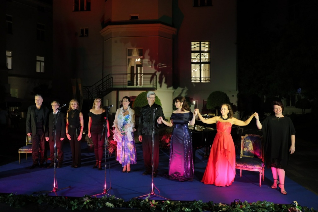 The most beautiful opera arias resounded on the KvART Walk Summer Stage during a warm September evening.