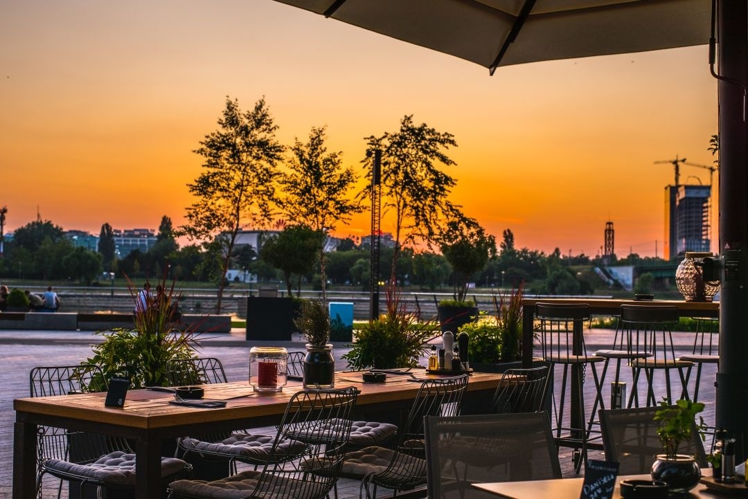 Red Queen restaurant in Belgrade Waterfront on the Sava Promenade