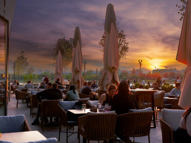 A romantic moment in Coffeedream café, a sunset that creates a relaxing atmosphere.