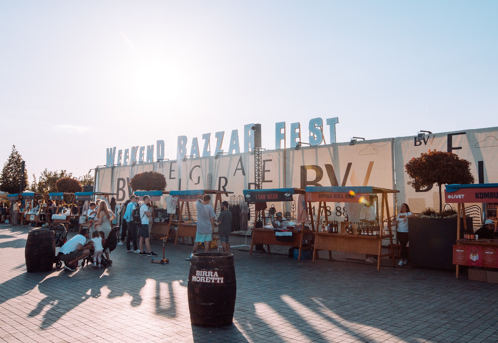 Weekend Bazzar visitors next to the Food and Picnic zone with delicious local food and drinks.