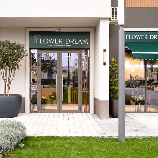 Flower Dream shop entrance