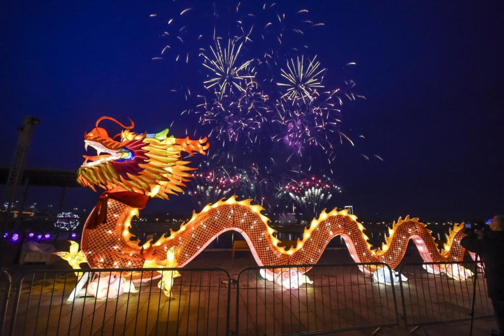 The Traditional light magic, the Chinese Lantern Festival, illuminates Sava Promenada in front of Galerija this year as well. The manifestation was opened with a large fireworks over the river.