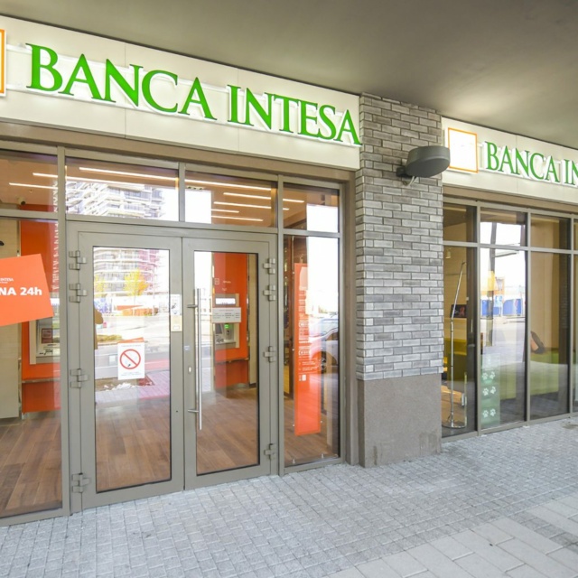 Banca-Intesa-Beograd-na-vodi-1536x1024