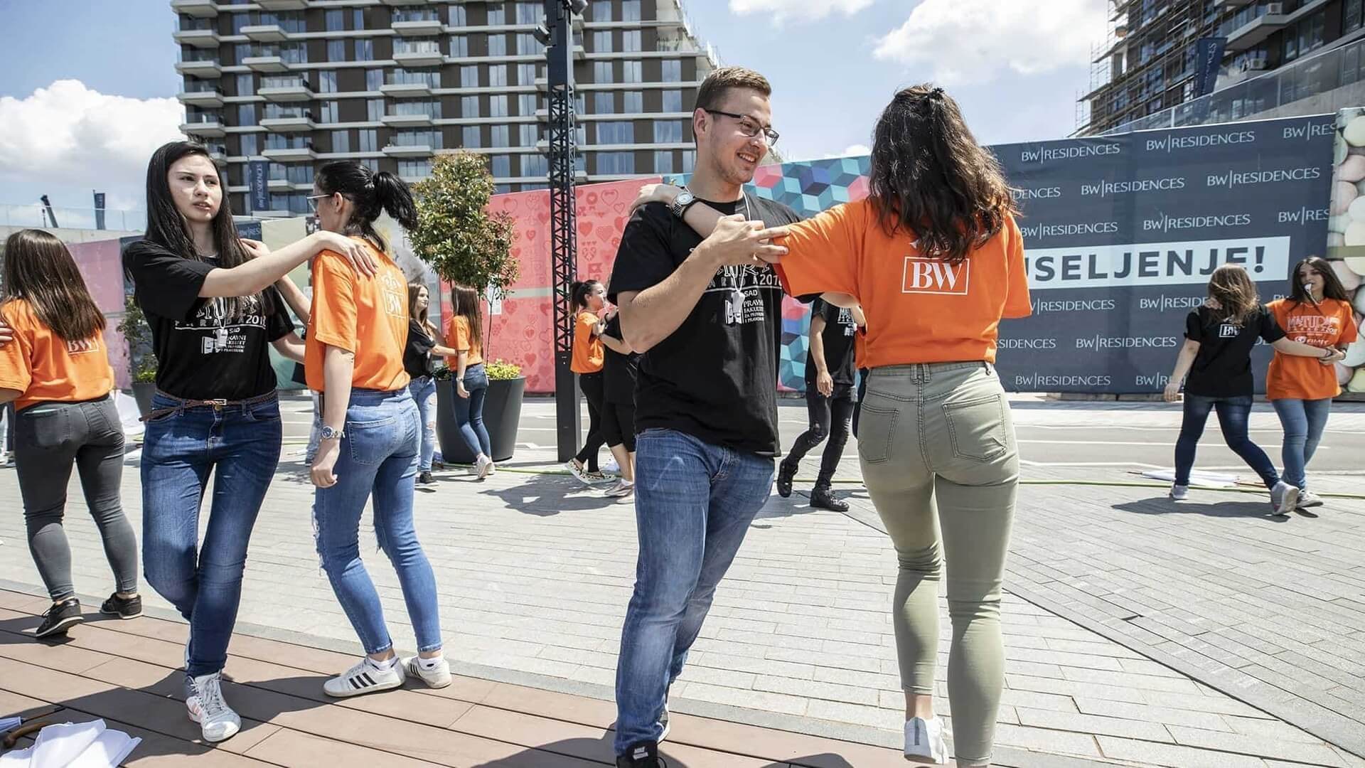 Maturantski ples tradicionalno na Sava Promenadi