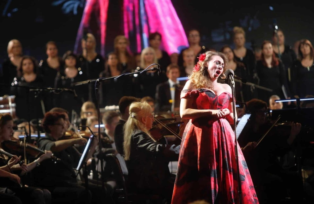 For the second year in a row, a gala Opera concert sponsored by Belgrade Waterfront was held on the open stage of Sava Promenada.