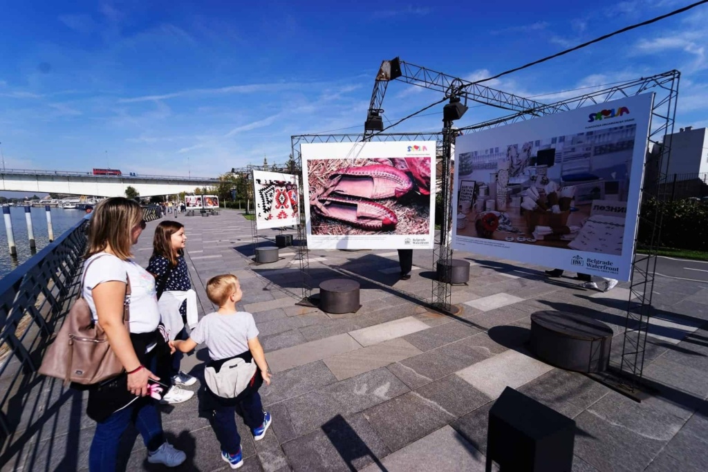 Belgrade Waterfront, in cooperation with the Serbian Tourist Organization, organized an exhibition of photographs titled “Old crafts and souvenirs of Serbia”.