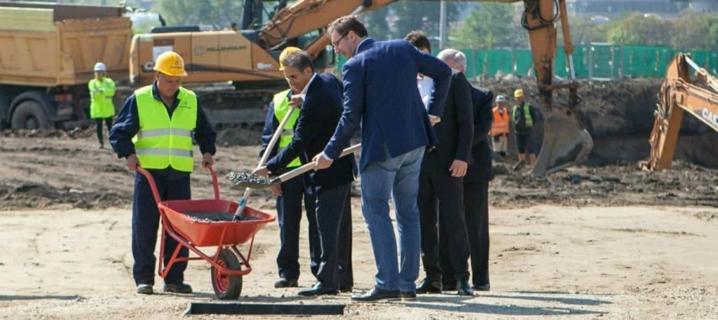 Dizajnirana od strane renomirane projektantske firme, Kula Beograd broji više od četrdeset spratova i pruža pogled na grad. Saznajte koja je cena kvadrata!